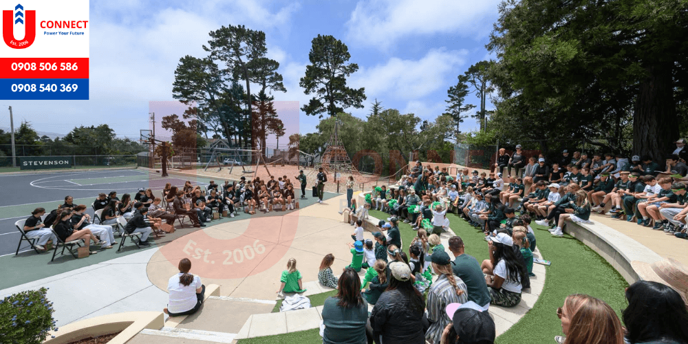 Trung học Stevenson School, bang California, Mỹ